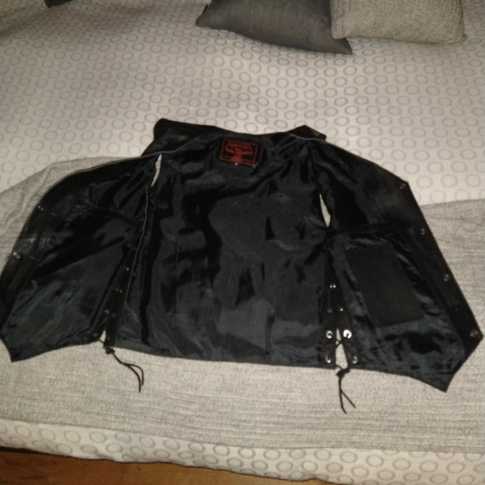 Milwaukee Vest - Picture 3 of 5